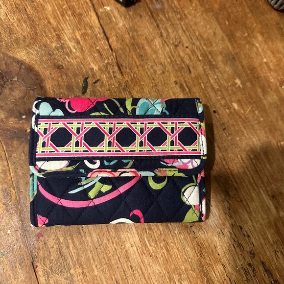 Vera Bradley Small Trifold Wallet Coin Purse Navy Blue Floral Ribbons Snap Close - Picture 3 of 8
